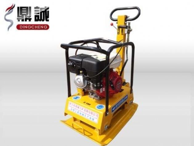 點(diǎn)擊查看詳細(xì)信息<br>標(biāo)題：雙向振動(dòng)平板夯 閱讀次數(shù)：14054